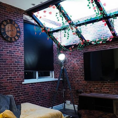 Stunning Two Bed City Centre Apartment Leeds  Kültér fotó