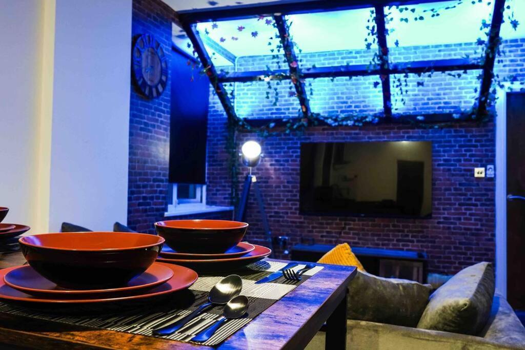 Stunning Two Bed City Centre Apartment Leeds  Kültér fotó