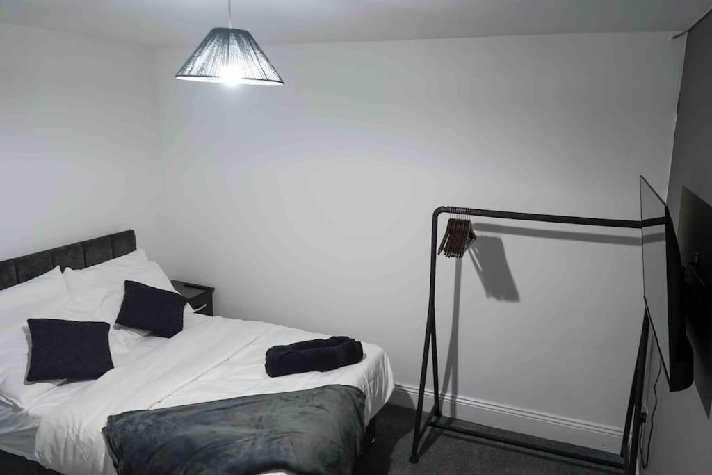Stunning Two Bed City Centre Apartment Leeds  Kültér fotó