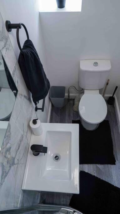 Stunning Two Bed City Centre Apartment Leeds  Kültér fotó